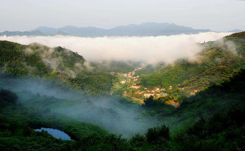 地下水井下面老是发出轰隆响声,一声巨响五米深地下暗河