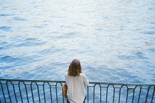 抑郁自卑怎么快速走出来,怎样不自卑不自信走出来