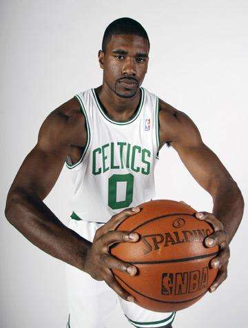 08凯尔特人冠军成员,08年凯尔特人夺冠阵容及年龄