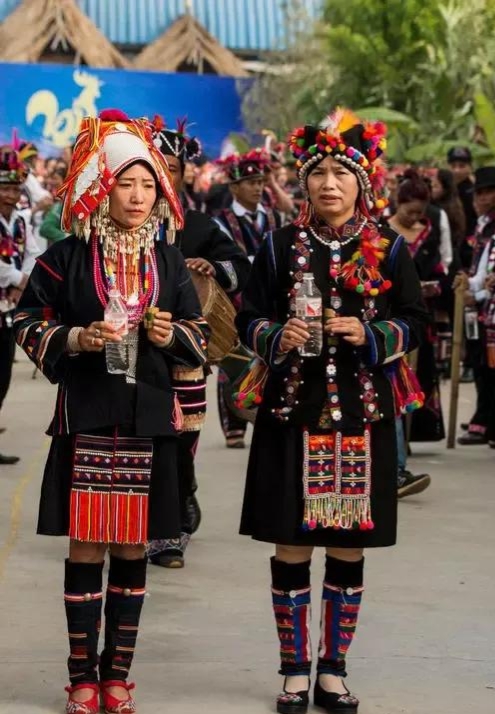云南少数民族服饰图片,最好看的云南民族服饰