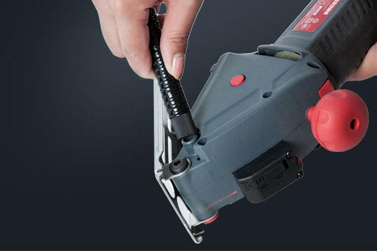 “锯”绝伐木累！其实只要四步就能挑选出来一把完美的电圆锯