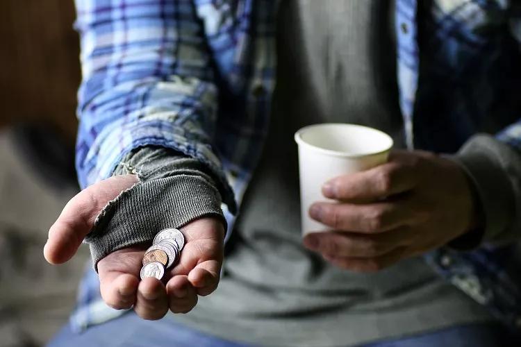 贫穷陷阱视频完整版,贫穷陷阱