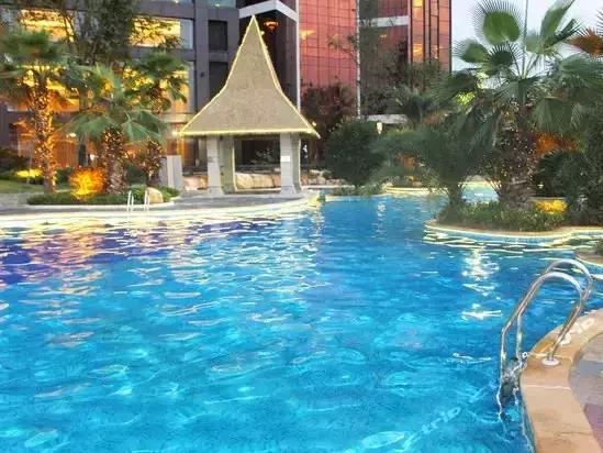 周末38℃高温来袭！南充各区游泳全攻略，16个泳池让你瞬间降温