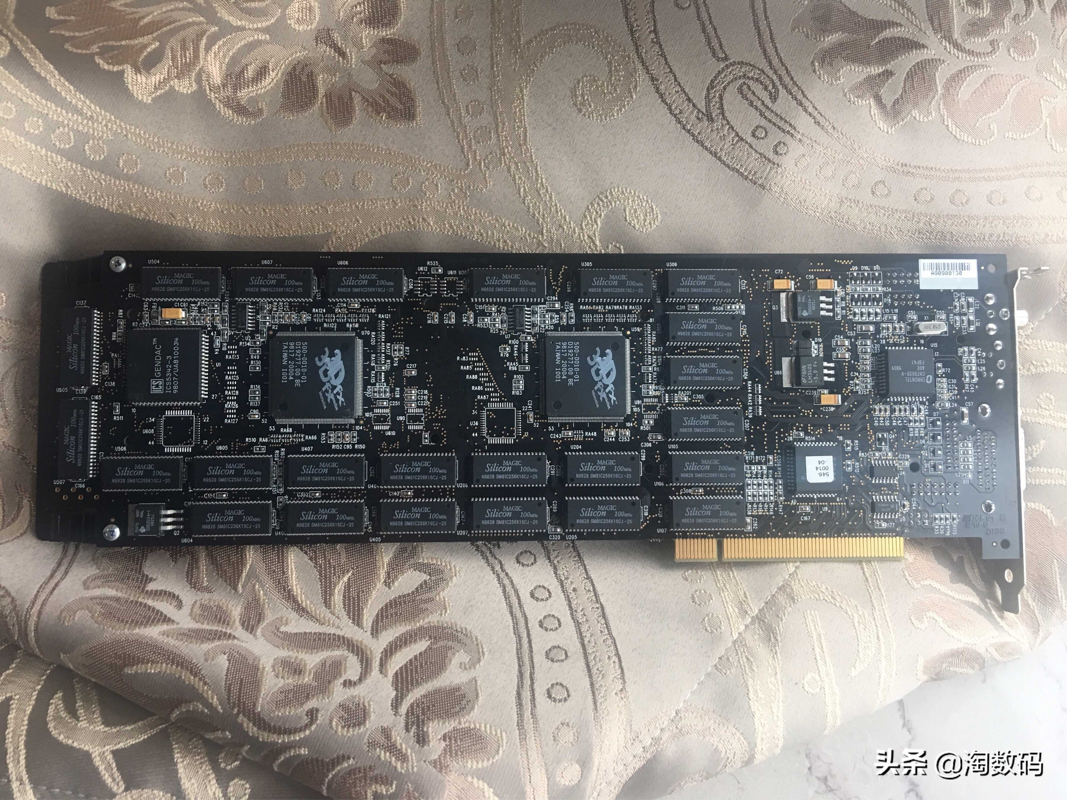 能认识这几张显卡的,都是至少20年数码PC经验的骨灰级大神