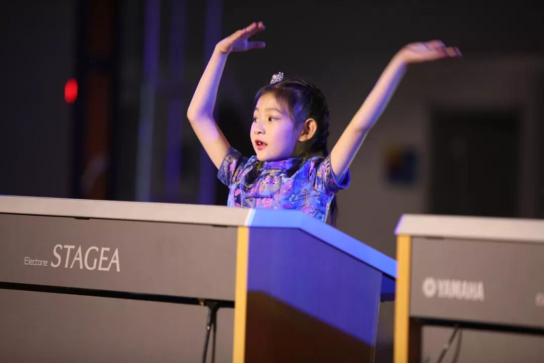 科少声乐课堂,双排键乐器演示