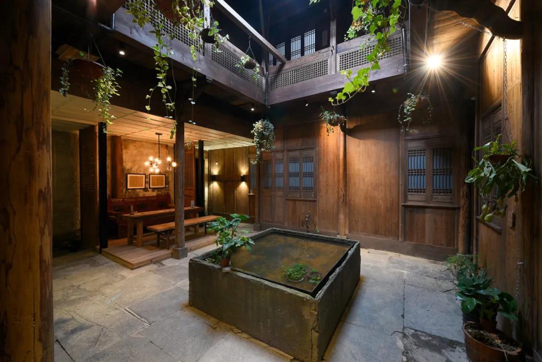 疫情防控取得阶段性胜利有序恢复,疫情胜利在望