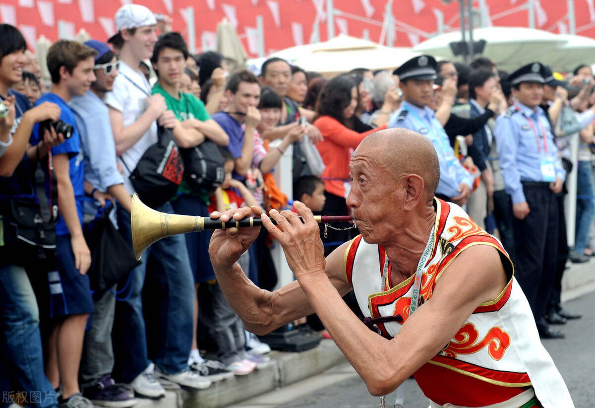 唢呐匠在古代的地位,唢呐从备受推崇到遭人冷落