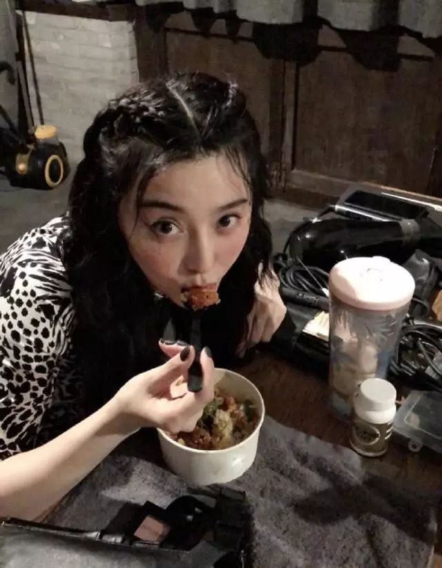 跟着范冰冰学热敷,范冰冰减肥的独家秘诀