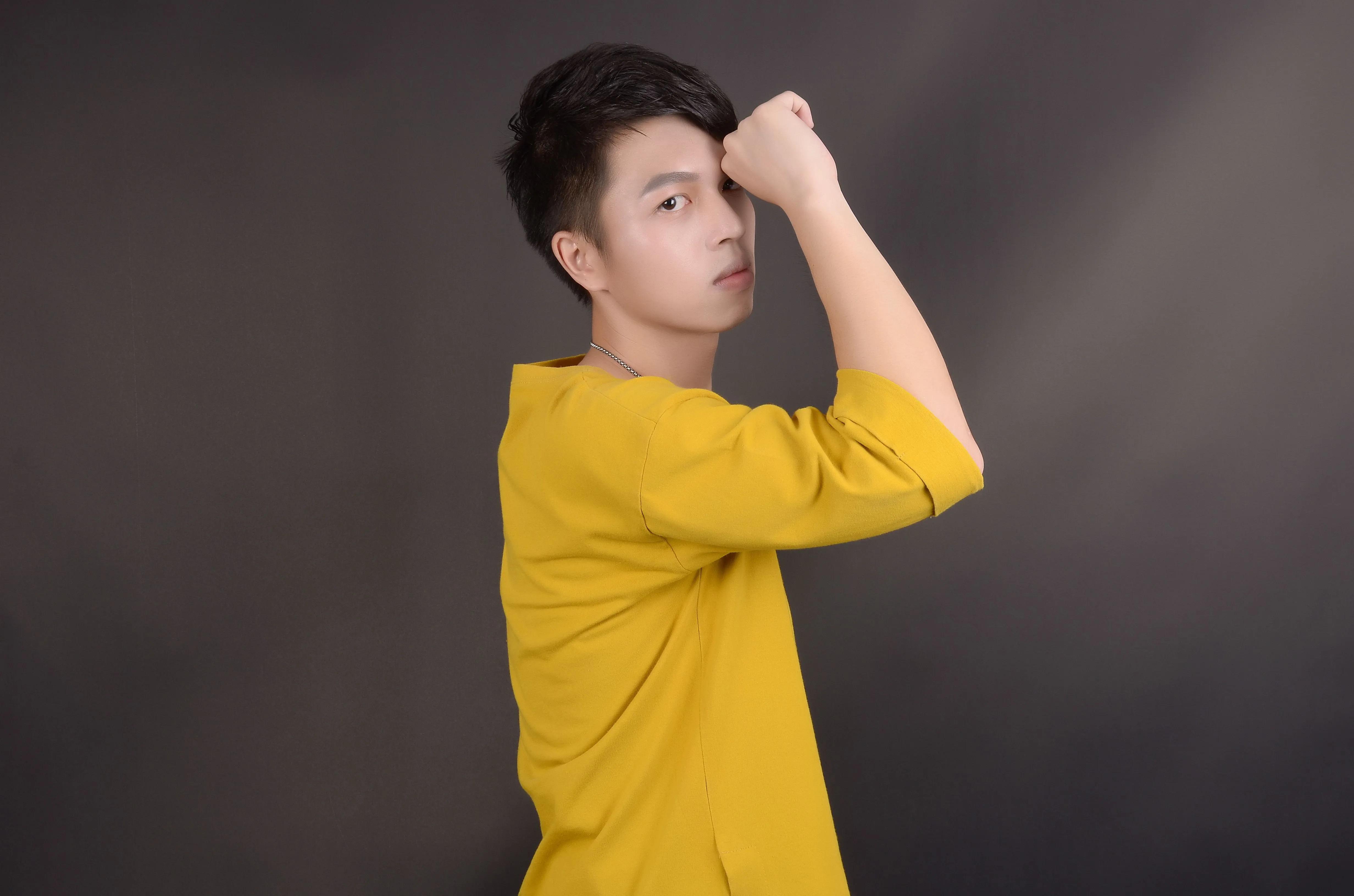 Hello我是Henry小锋好久不见！二年后我回来啦！