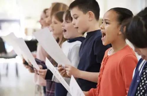 五音不全的人怎样学音乐,五音不全能学钢琴吗