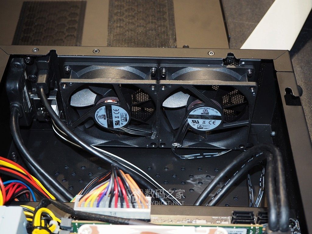 变换形态!超微展示可“拆分”迷你工作站CompactWorkstation