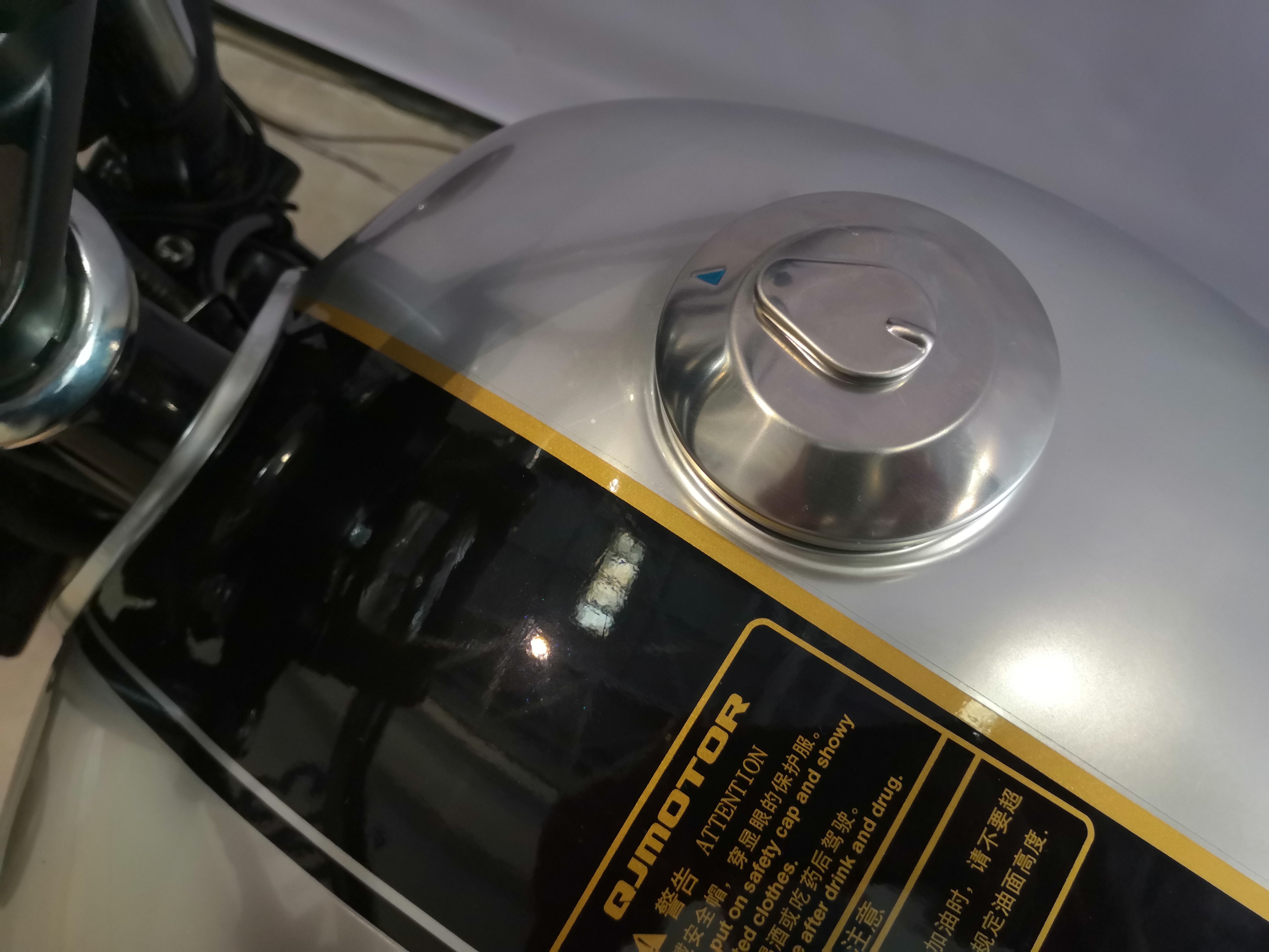 qjmotor逸250复古摩托测评,逸250深度测评