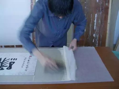 书画装裱的全过程,字画手工装裱如何处理