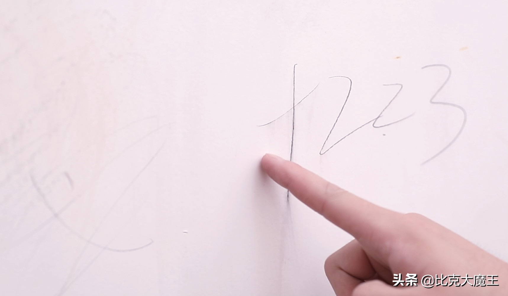 白墙脏了不用用水擦教你一招,白墙脏了重新刷有简单的办法吗