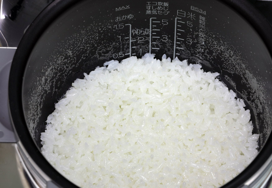 10款大米横评！用同样的锅煮出来的饭却大不同