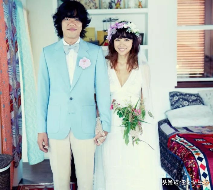 韩国女明星穿的衣服曝光,韩国女明星的衣服都是从哪里买的