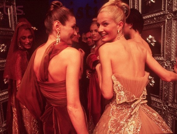 美若天仙却遭家暴毁容,荷兰顶级超模沦落为夜店女郎