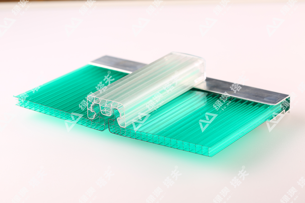 pc多层阳光板如何做成的,pc阳光板安装所需要的材料