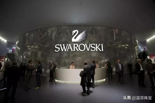 水晶品牌施华洛世奇最新款 (施华洛世奇都是人造水晶吗)