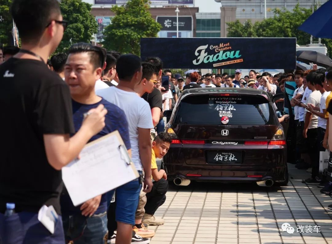 改装车聚会,改装车齐聚车展