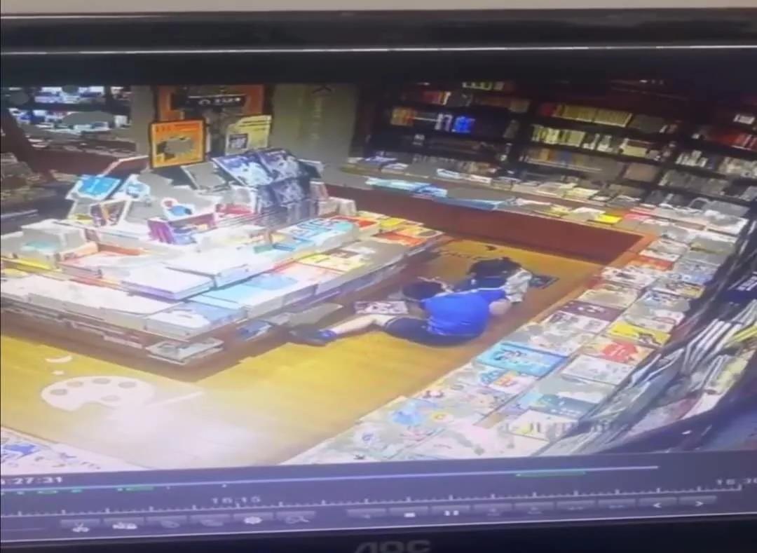 10岁男孩对妈妈动手,10岁男孩对妈妈动手脚