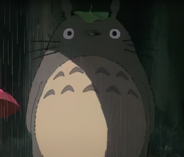 宫崎骏龙猫抱着小龙猫 (有一种可爱叫宫崎骏眼里的龙猫)