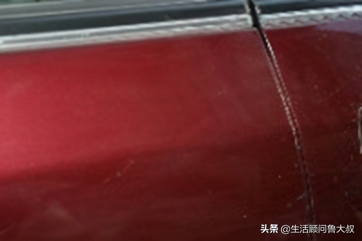 汽车塑料底盘很深的划痕怎么修复,怎么修复汽车划痕