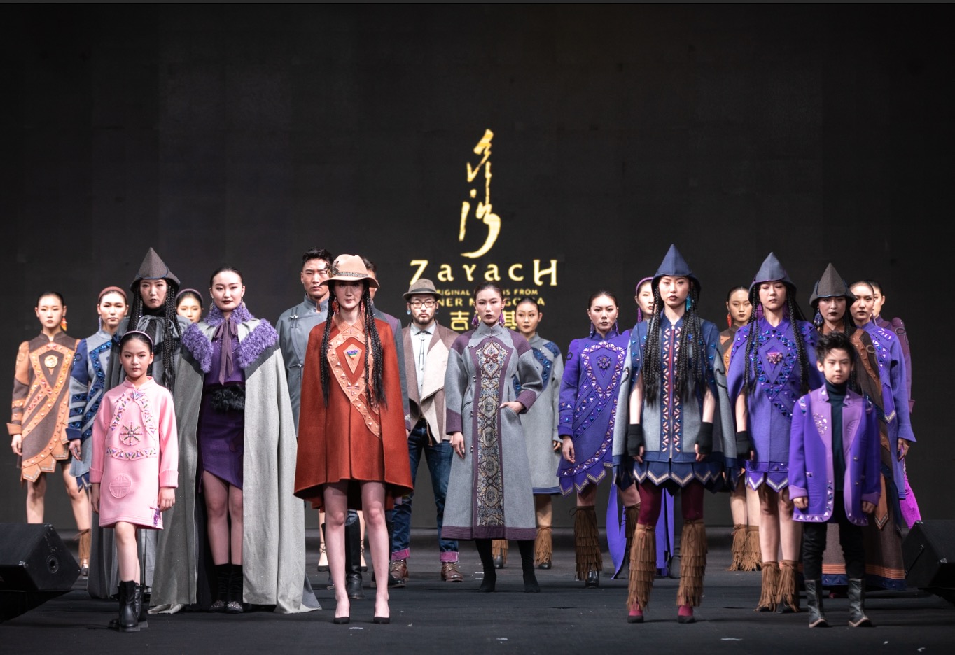 鏃跺皻cosmo鏃跺皻鐩涘吀2019,cosmo鏃跺皻鐩涘吀2020闆嗗悎