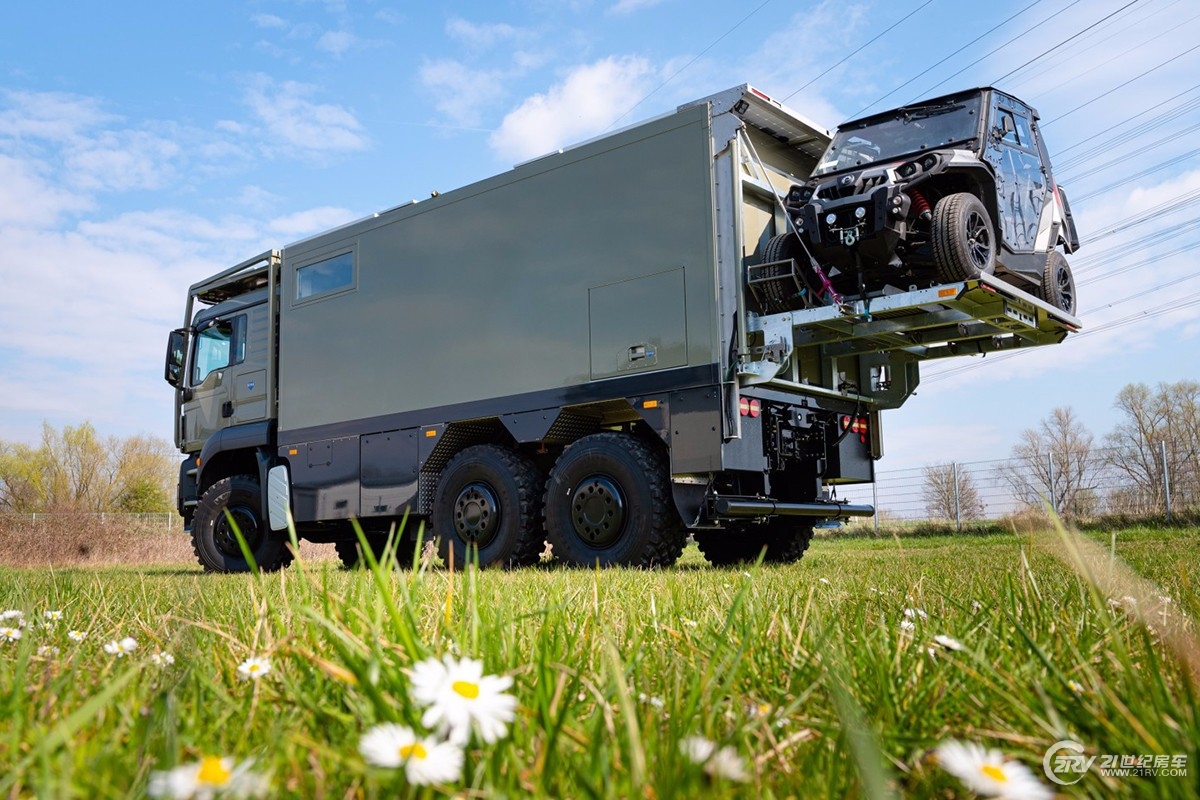 最贵的全进口4x4越野房车6米,售价650000的越野房车
