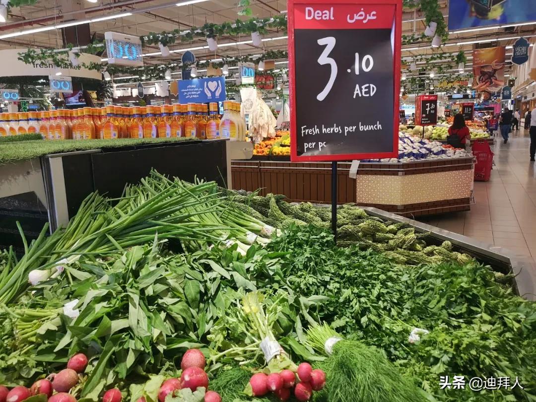 迪拜的物价多少钱一平方,迪拜顶级商场购物实拍