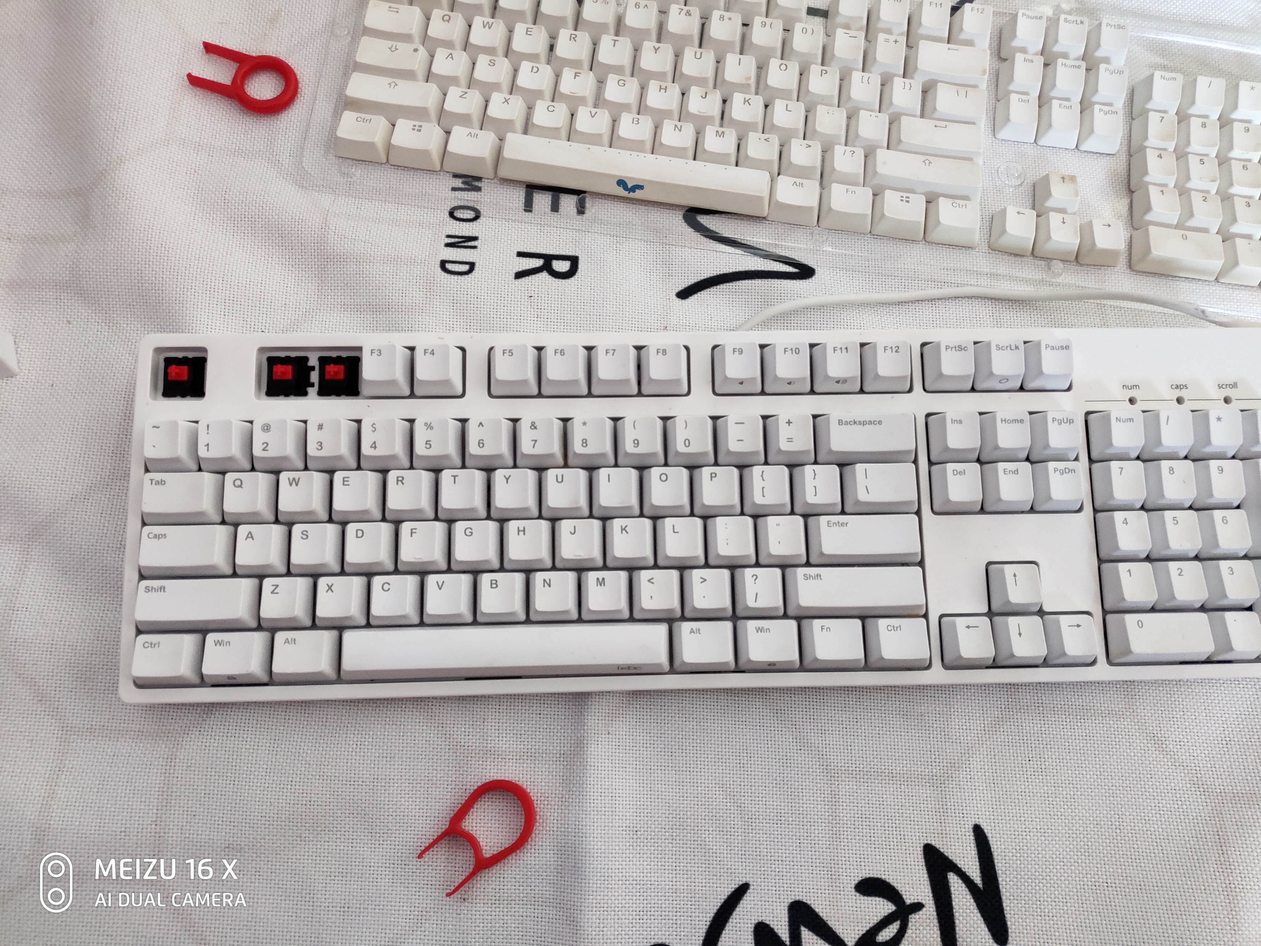 机械键盘樱桃轴与普通轴的区别,入坑机械键盘哪种轴好