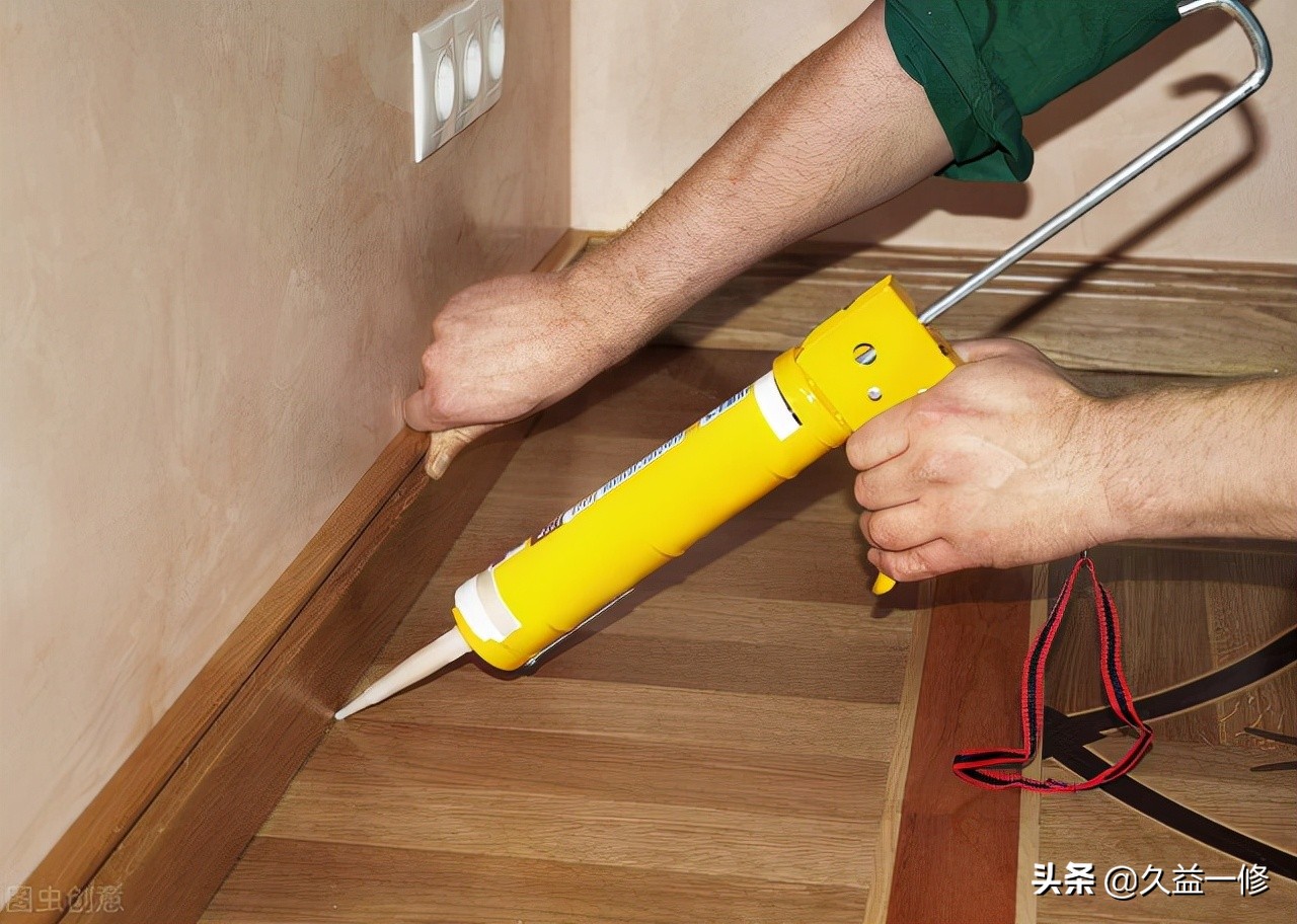 瓷砖踢脚线和踢脚线之间缝隙处理,踢脚线与踢脚线接口缝隙怎么处理