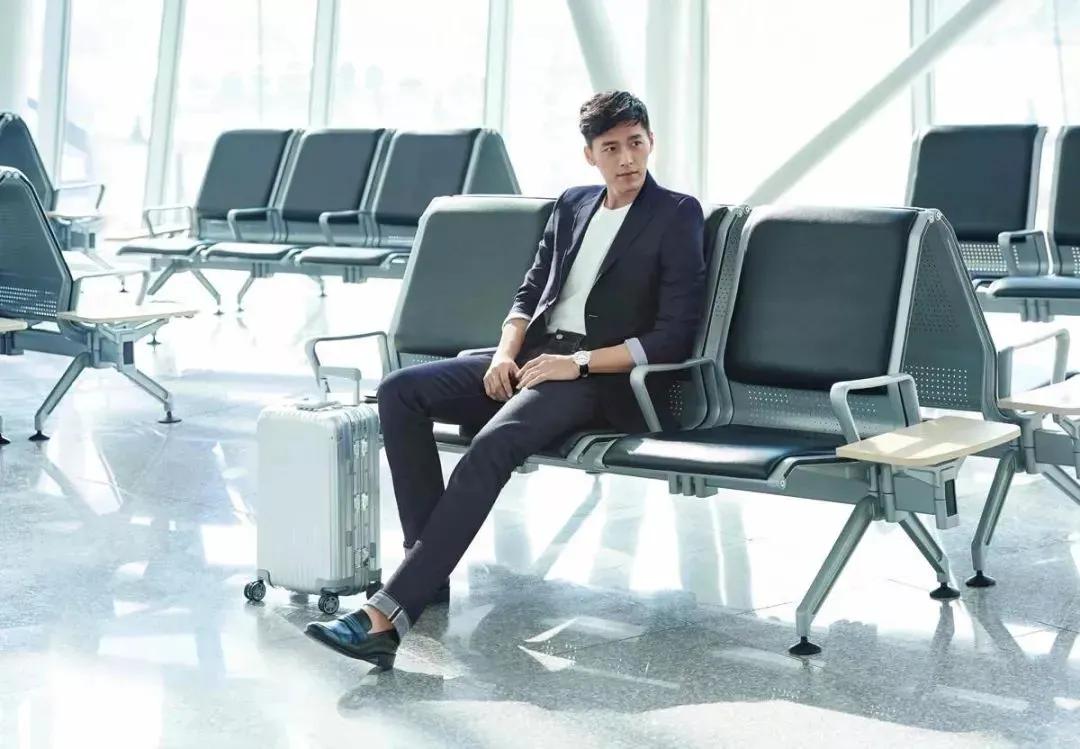 优衣库成功被圈粉,优衣库kaws联名遭疯抢