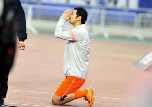 鲁能庆祝动作,鲁能泰山队经典庆祝动作