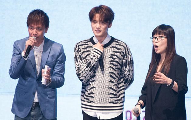 亲吻女童惹非议,赡养两家人身世离奇,韩国出生今却在日本发展?