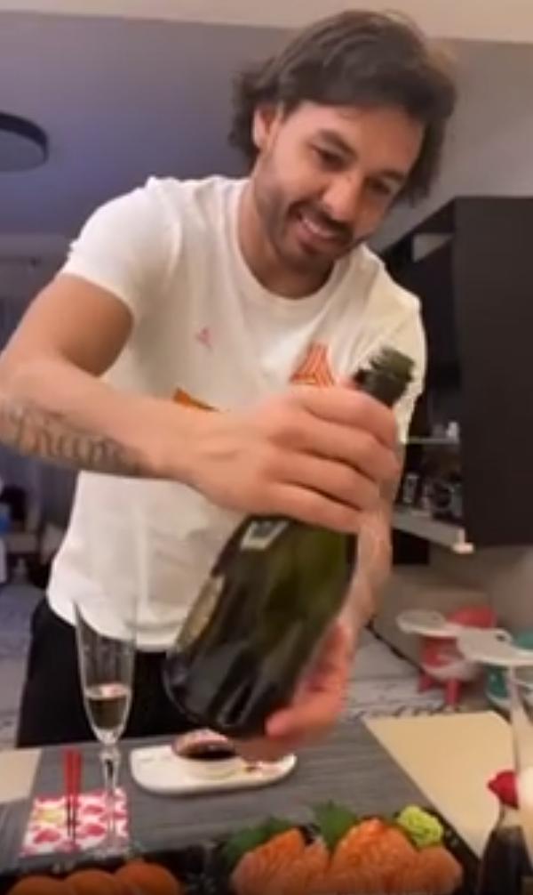 中超足球运动员和女朋友,中超韦世豪求婚