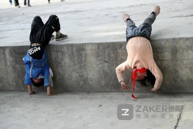 贵州决战脱贫攻坚走进万山,贵州脱贫攻坚视频