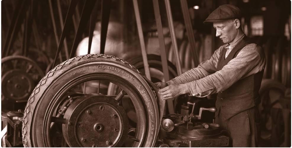 1分钟带你了解各种车灯的区别,涨知识聊一聊汽车车灯的发展史