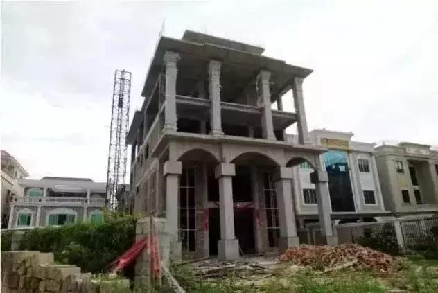 村支书是制毒老大！4000警力开进他的地下王国