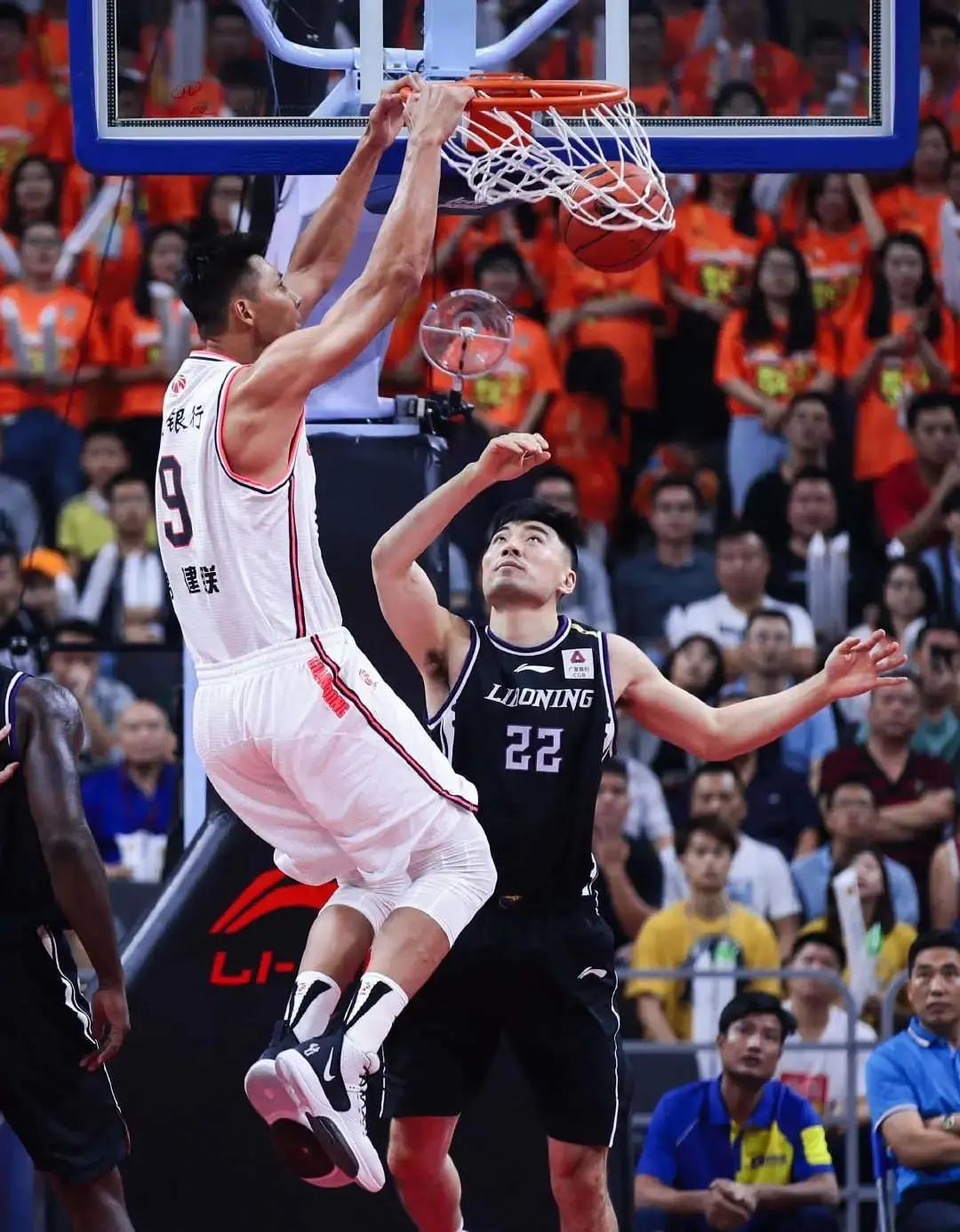 易建联nike篮球签名,nike易建联1代