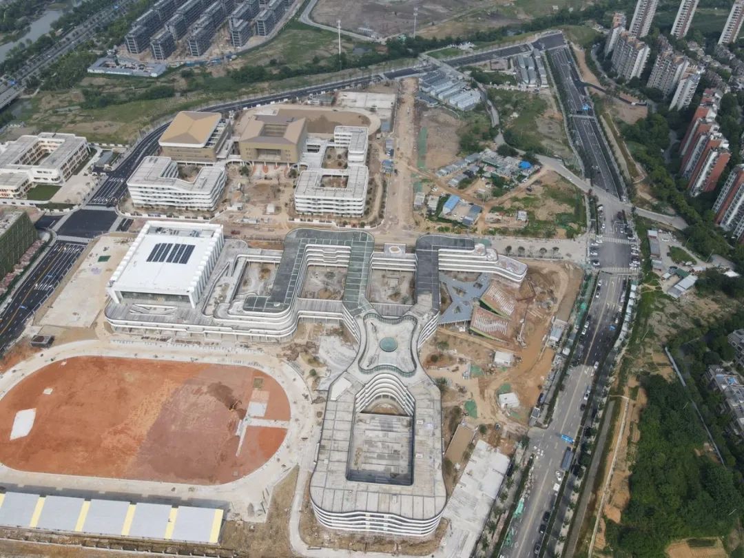 未科拼杀倒计时，倒挂2万+的天空之城、蒲荷芸邸，如何选？