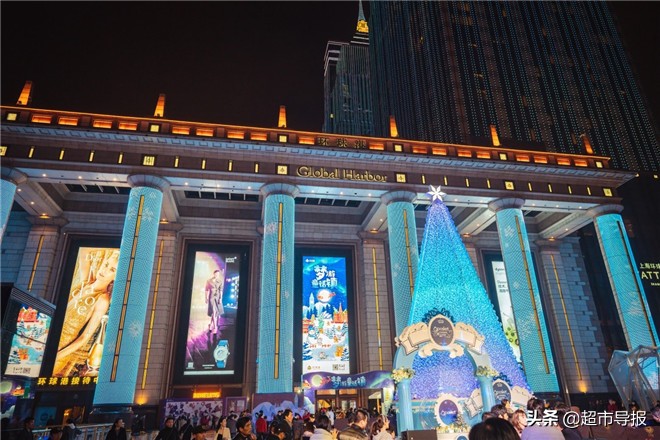奇迹许愿圣诞树惊艳点亮，上海环球港开启奇幻童话之旅