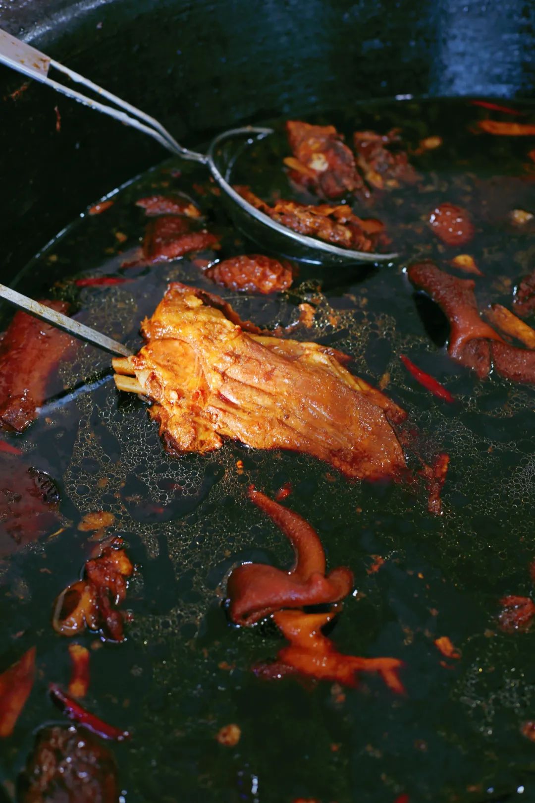 卖出1000多碗羊肉面,每天卖四五百斤羊肉