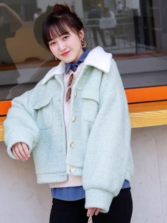 淑女气质百搭减龄薄款,简单时尚大方冬天减龄款