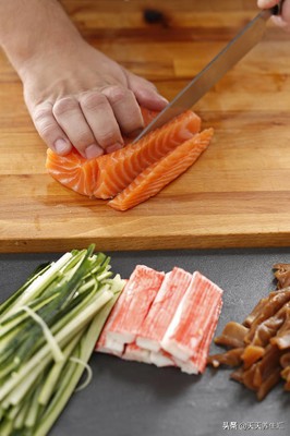 日本人吃生鱼片为什么不怕有寄生虫？看完之后我也不怕了