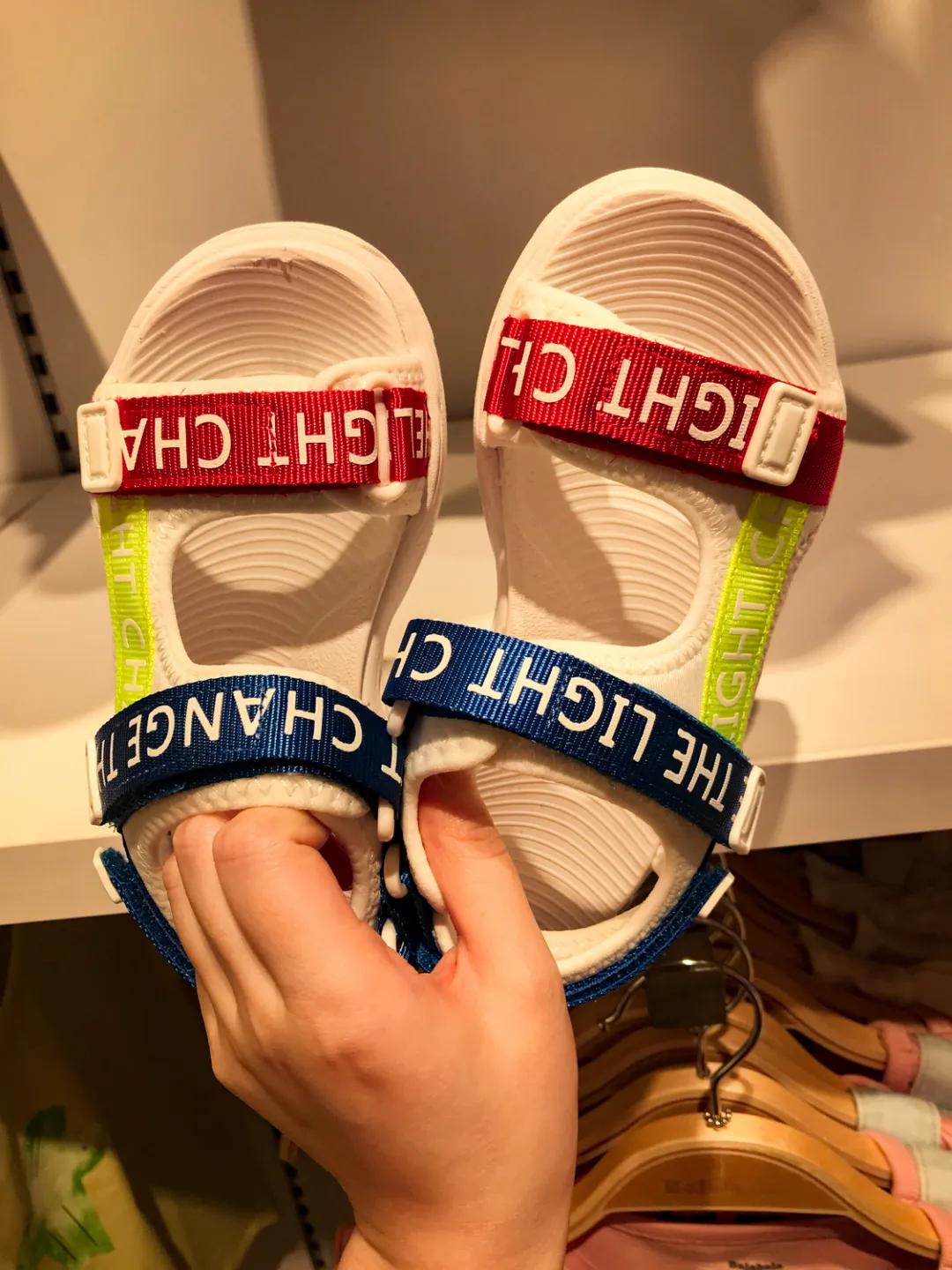 儿童穿哪种凉鞋比较好测评,关爱宝宝从脚开始