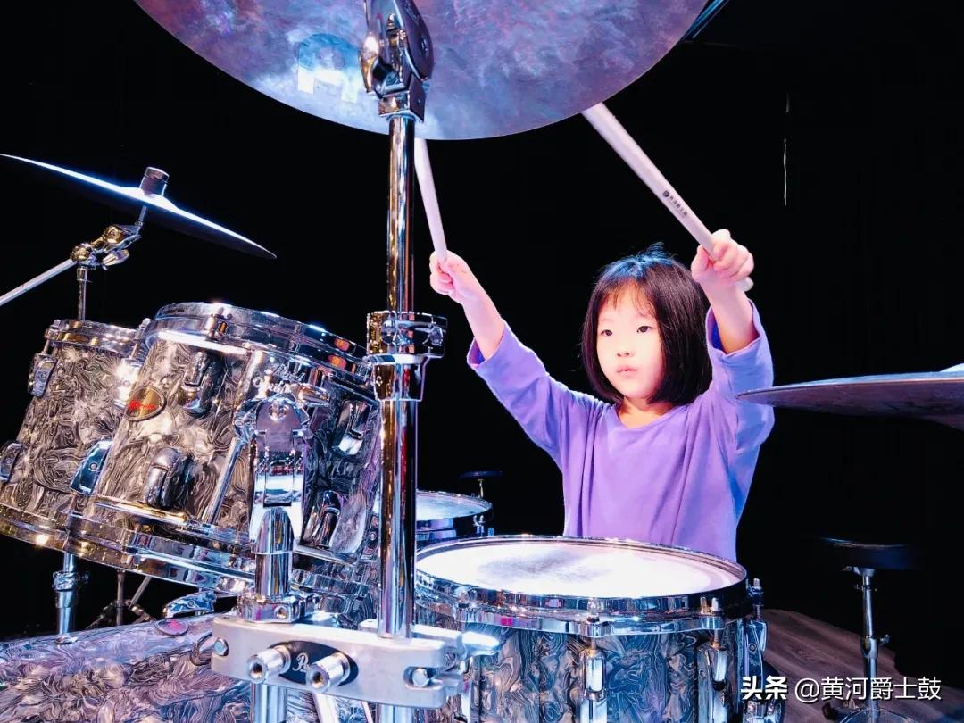 缁嗚鍥藉,缁嗚鑹烘湳鏁欒偛