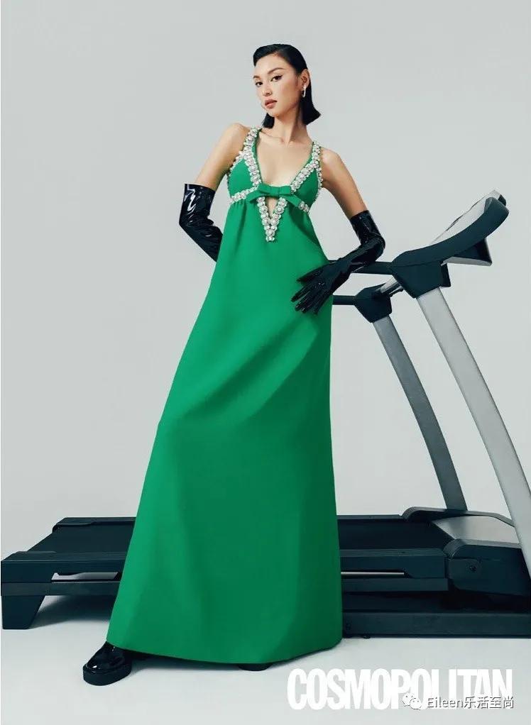 强捧成天后？未婚带女的她究竟如何成为大女主？