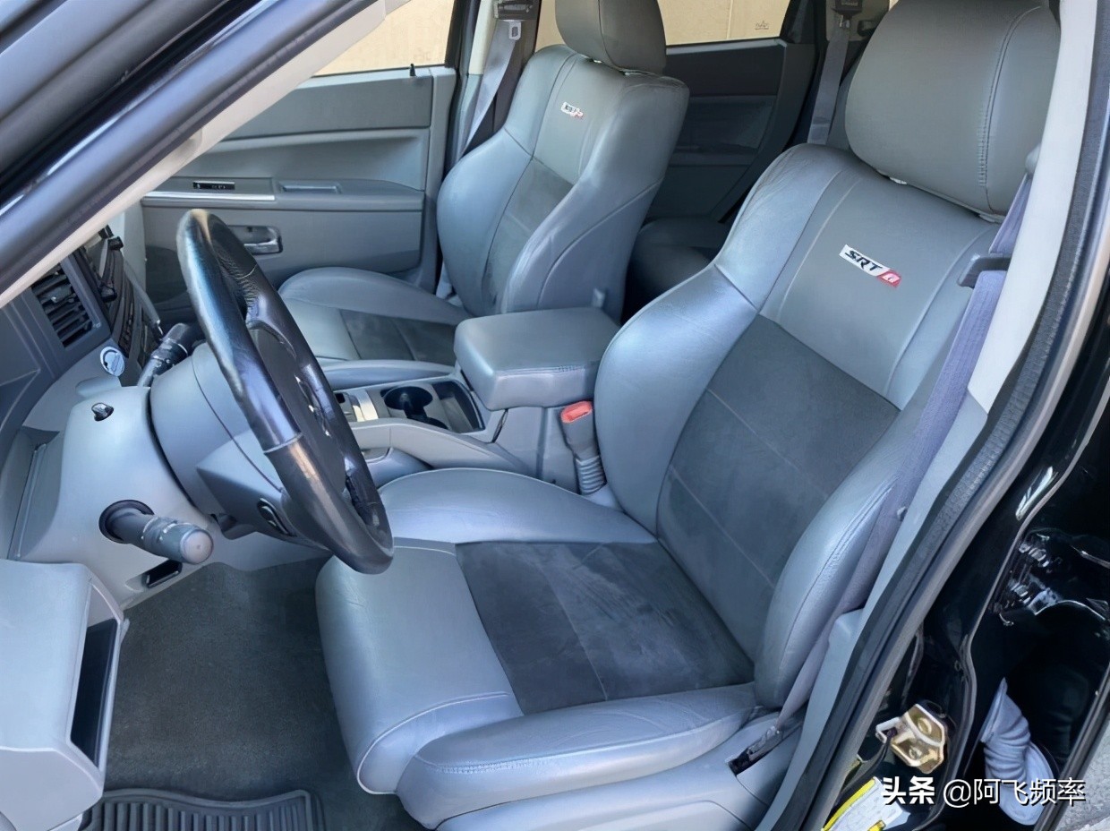 野蛮吉普车,全新进口jeep大切诺基srt8