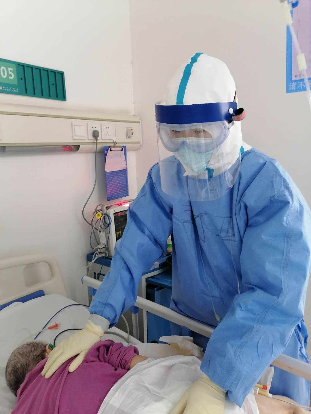 向最美逆行者致敬!援鄂医护接受激光近视手术,免费